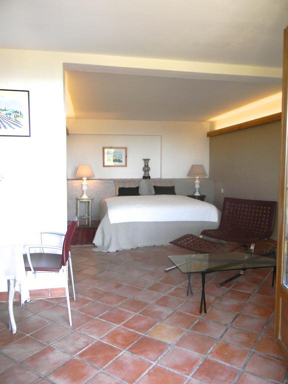 La Bergerie St Antoine Bed & Breakfast Spéracèdes Стая снимка
